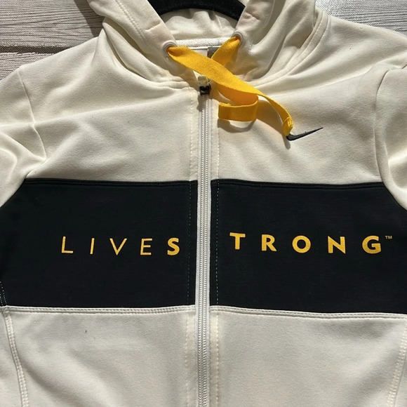 🌻 NIKE Cream/Black “Live Strong” zip up Hoodie sz. S - Picture 10 of 10